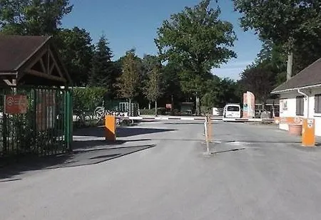 Campingplads Laurent Mobil Pour Tous Saint-Chéron